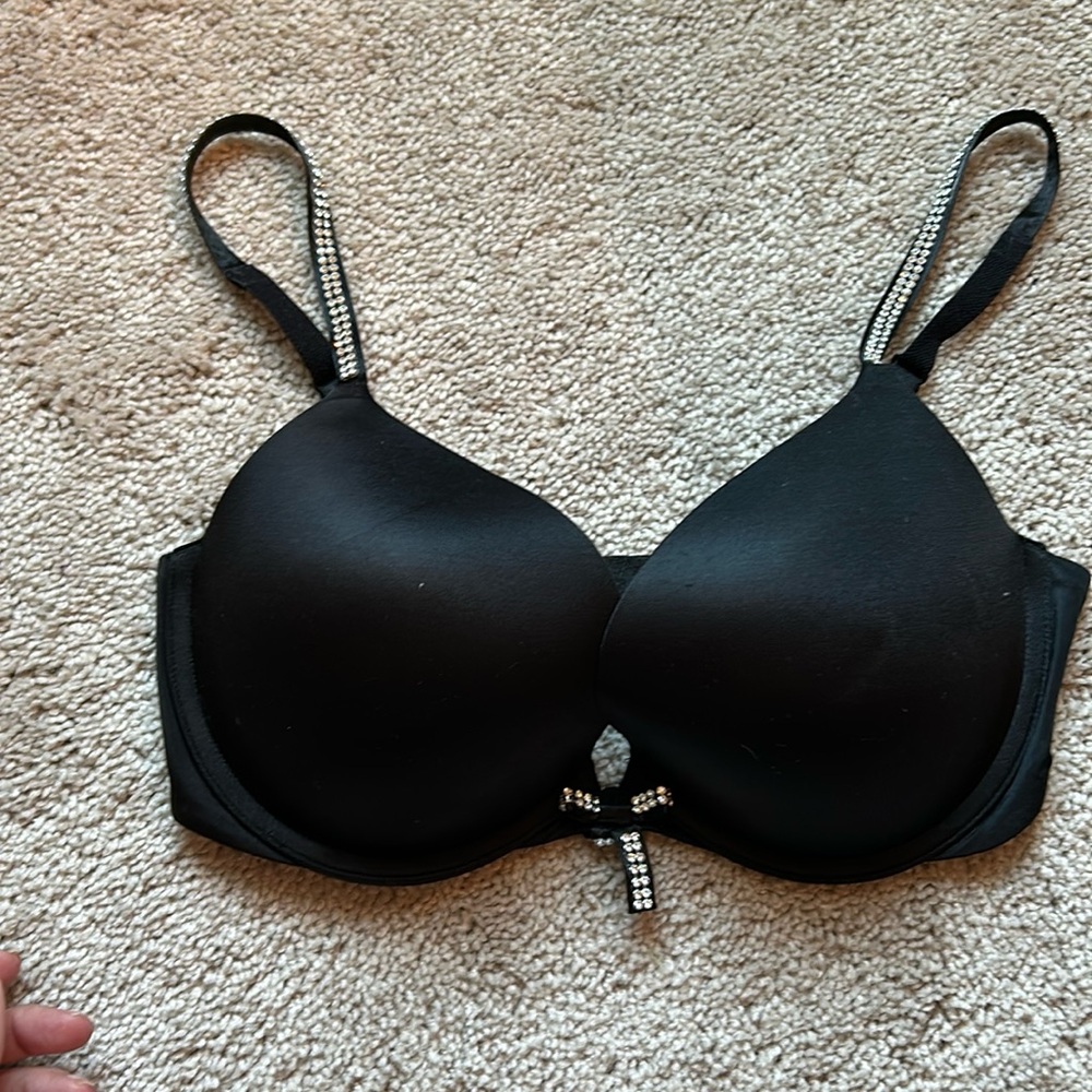 Victoria’s Secret very sexy collection push-up bra with rhinestone details